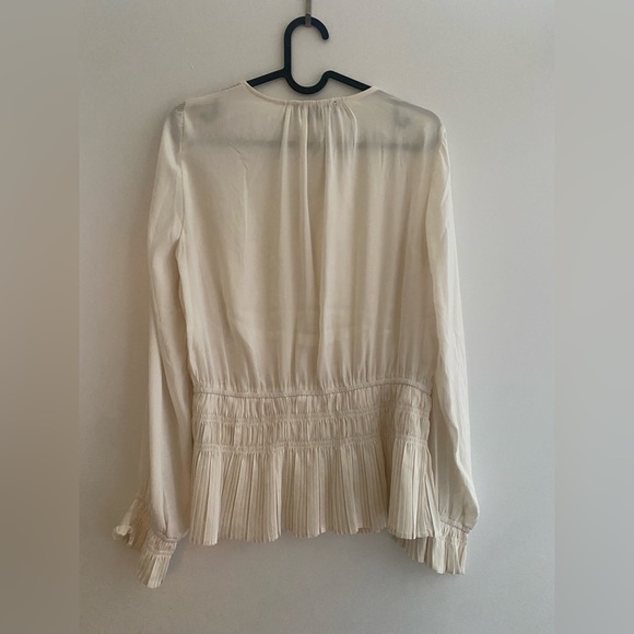 Catherine Malandrino long sleeve silky flowy boho top size M cream white color - Picture 3 of 6